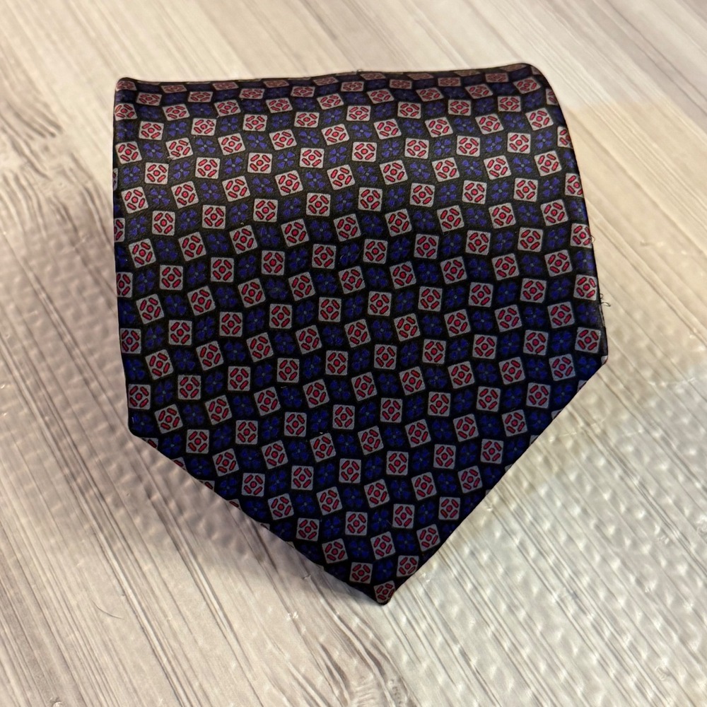 Bert Pulitzer 100% Silk Tie Burgundy Purple Grey Black Geometric Medallion USA